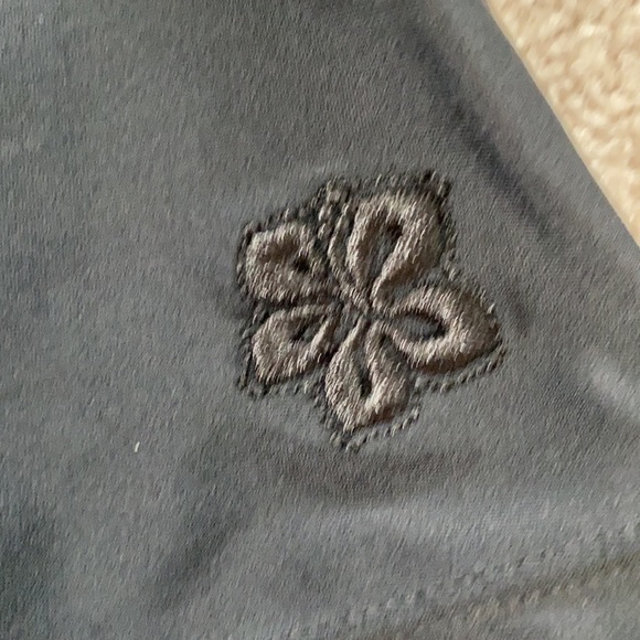 Hapari Tankini Swimsuit Top in Black - Picture 2 of 5